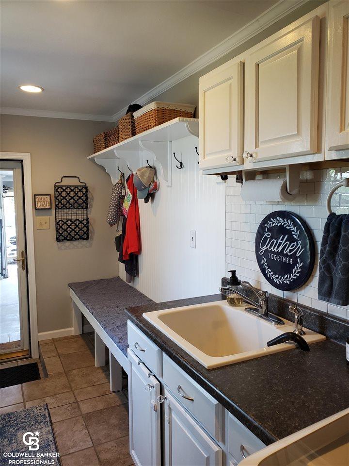 36863 Bordman Road Memphis, MI 48041 - Photo 33 of 92 Main Floor Laundry