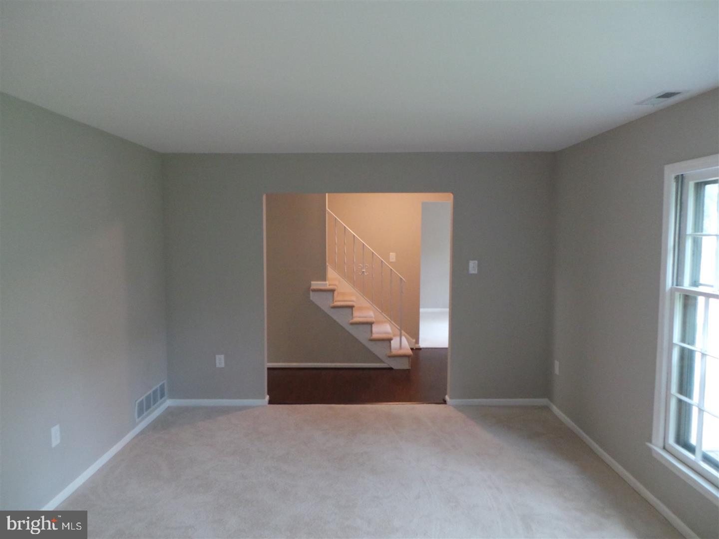 114 Abbey Road Voorhees, NJ 08043 - Photo 4 of 24 Gallery Image 4