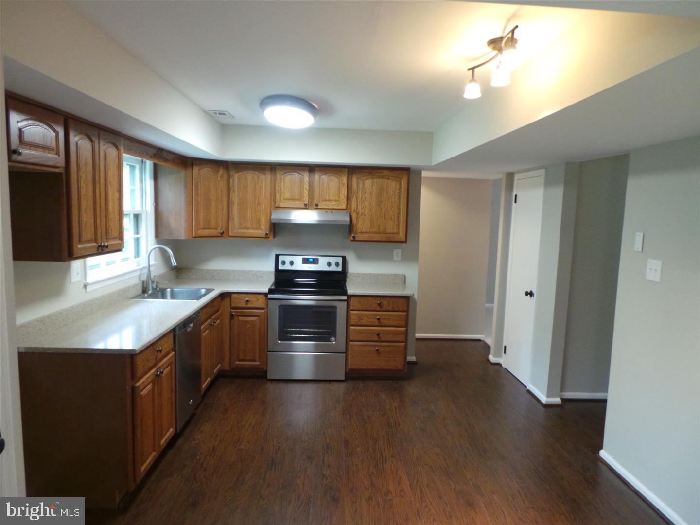 114 Abbey Road Voorhees, NJ 08043 - Photo 6 of 24 Gallery Image 6
