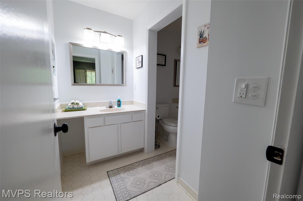 804 Oak Brook Ridge Drive, Unit 149 Rochester Hills, MI 48307 - Photo 25 of 49