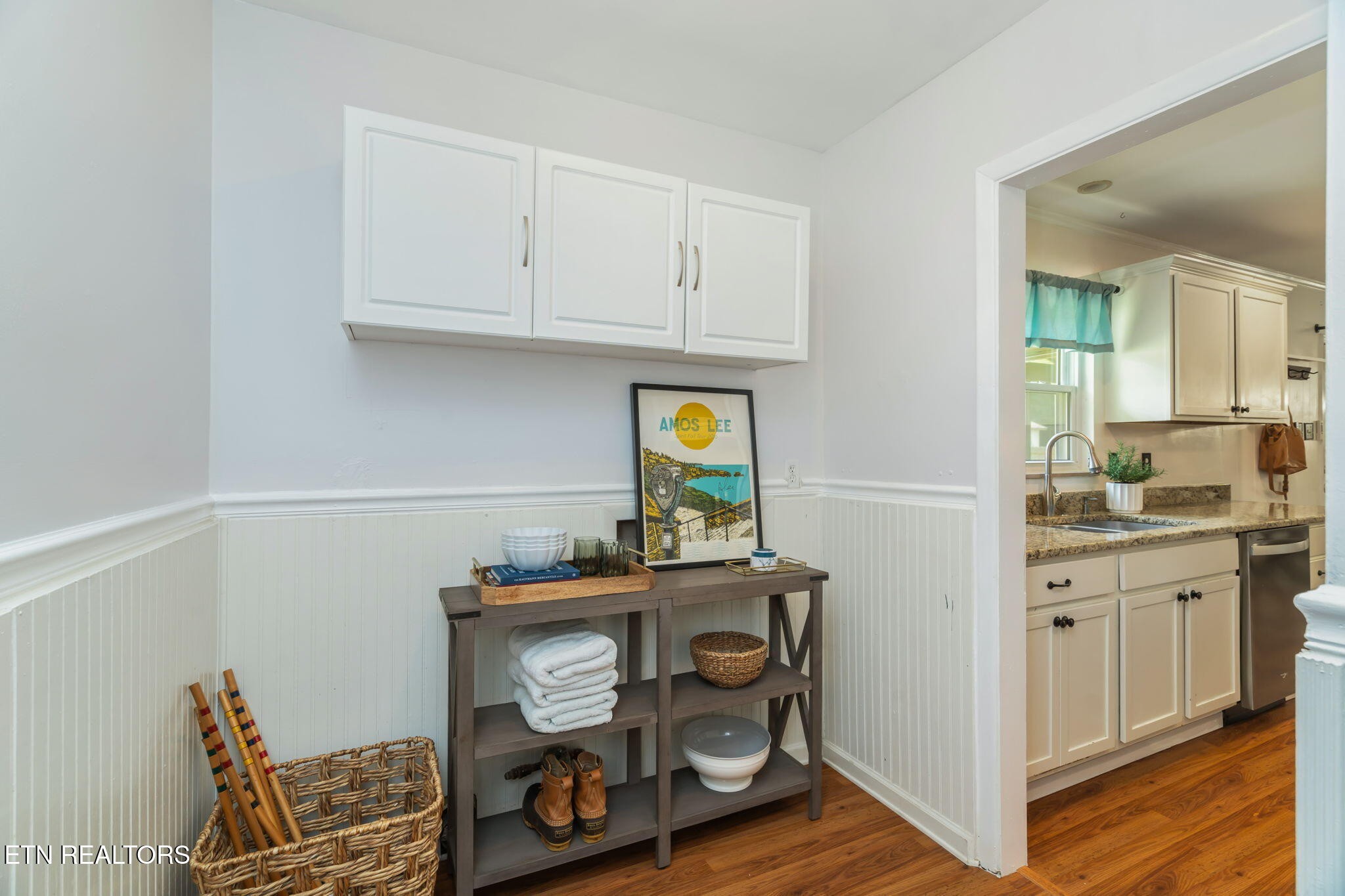 824 Noragate Road Knoxville, TN 37919 - Photo 12 of 29 a view of a kitchen with electric appliances