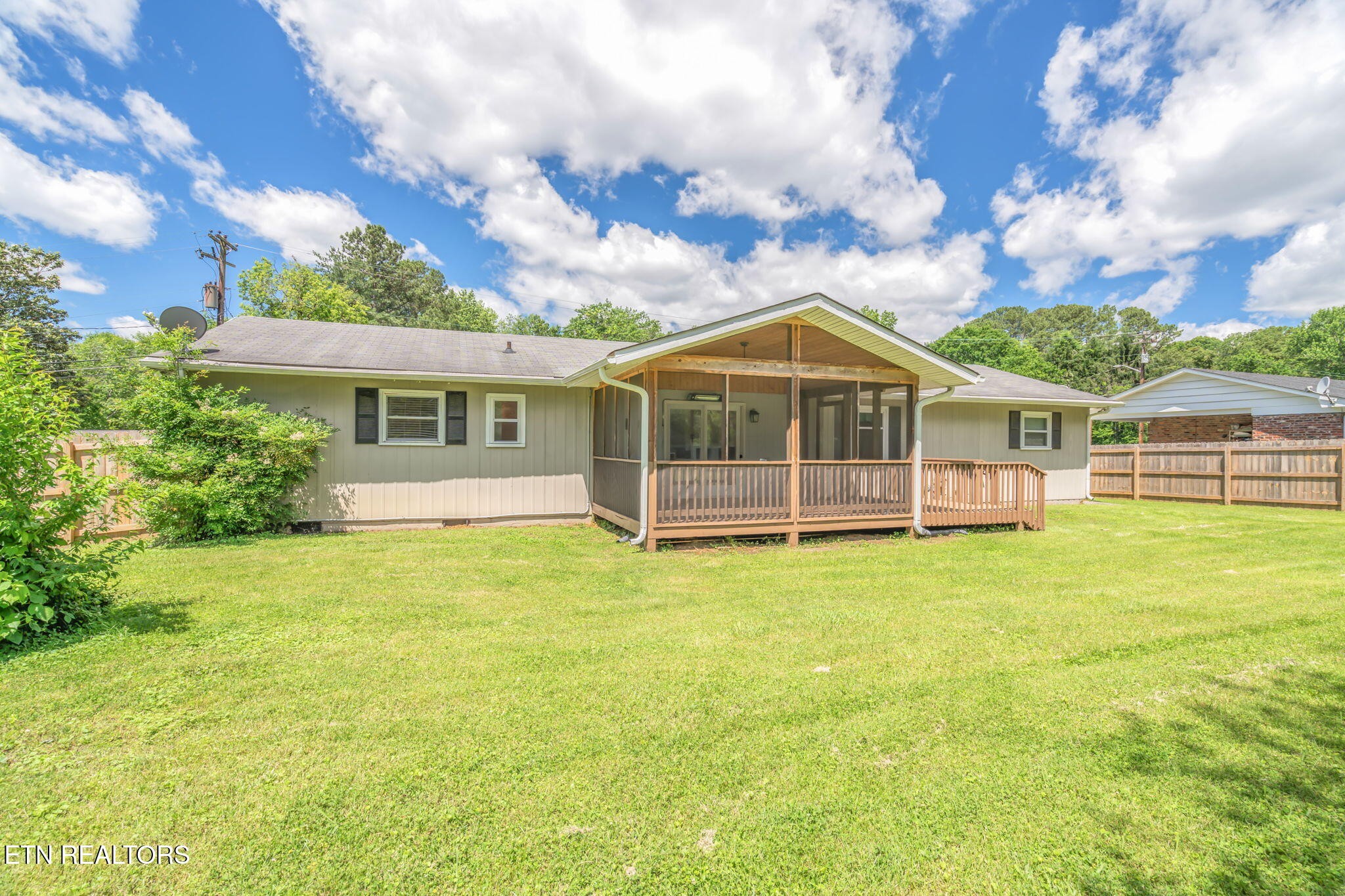 824 Noragate Road Knoxville, TN 37919 - Photo 29 of 29 a view of a house with a backyard