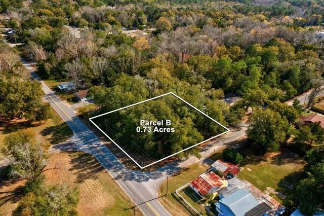 $250,000 | 122 Bruce Avenue, DeFuniak Springs, FL 32435