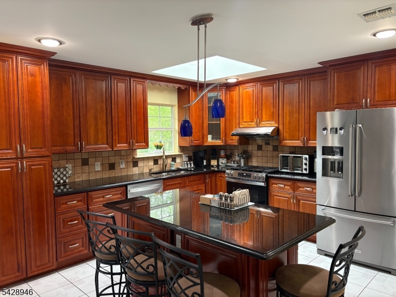 276 Edwards Road Parsippany, NJ 07054 - Photo 3 of 7