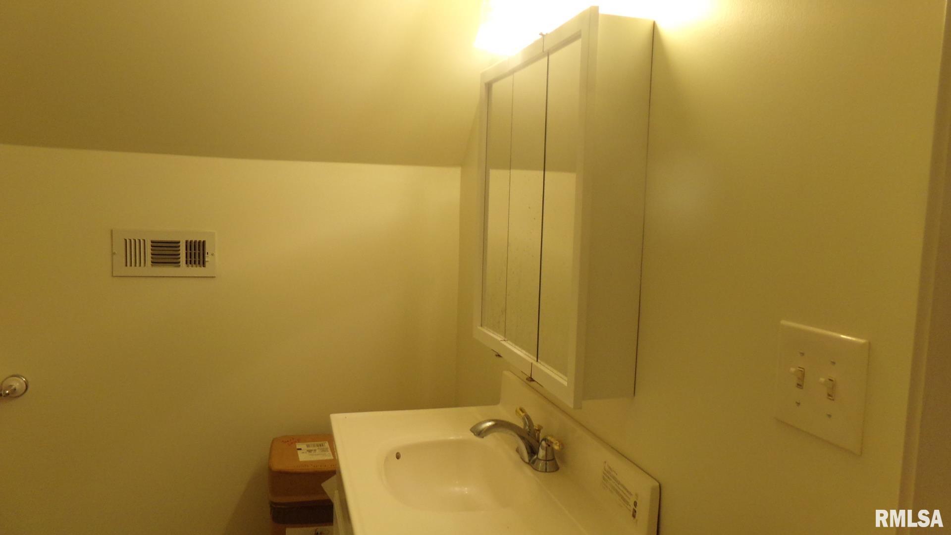 33 Church Street Raleigh, IL 62977 - Photo 8 of 21 Gallery Image 8