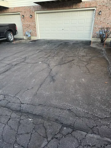 $229,900 | 5220 Cobblers Crossing, McHenry, IL 60050