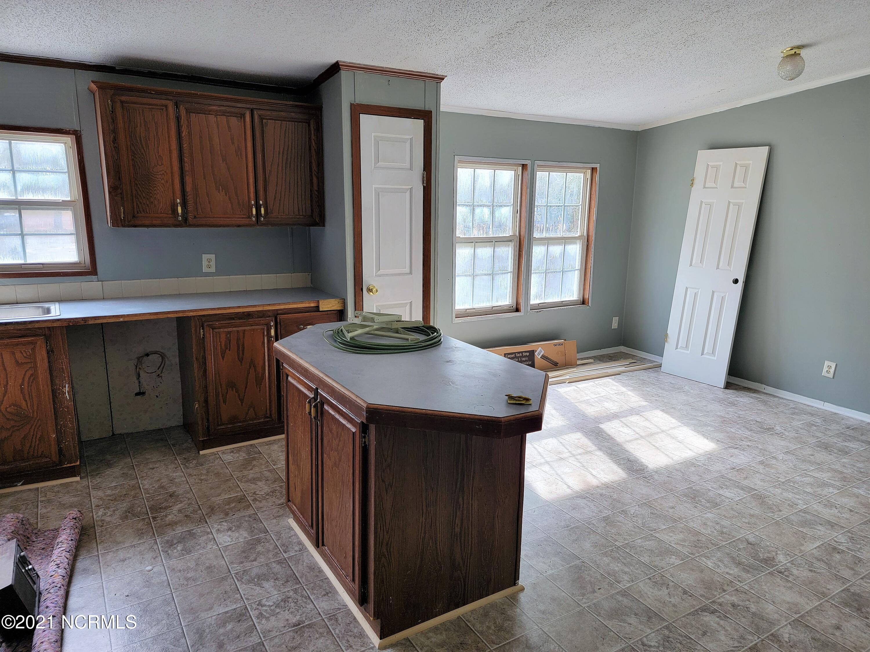 479 Koppers Road Aberdeen, NC 28315 - Photo 3 of 17 20211107_111658