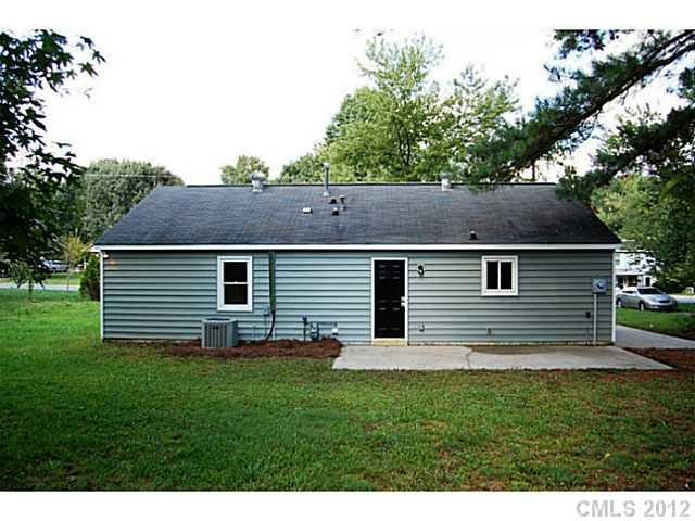 6020 Trysting Road Charlotte, NC 28227 - Photo 2 of 10 Gallery Image 2