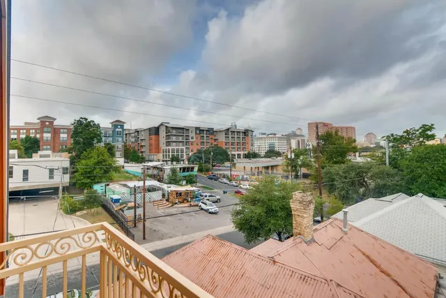 $4,150 | 906 Juniper Street, Austin, TX 78702