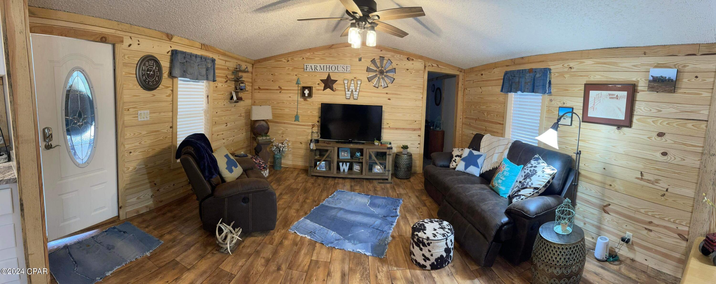 1105 Ocheessee Landing Road Grand Ridge, FL 32442 - Photo 12 of 29 Gallery Image 12