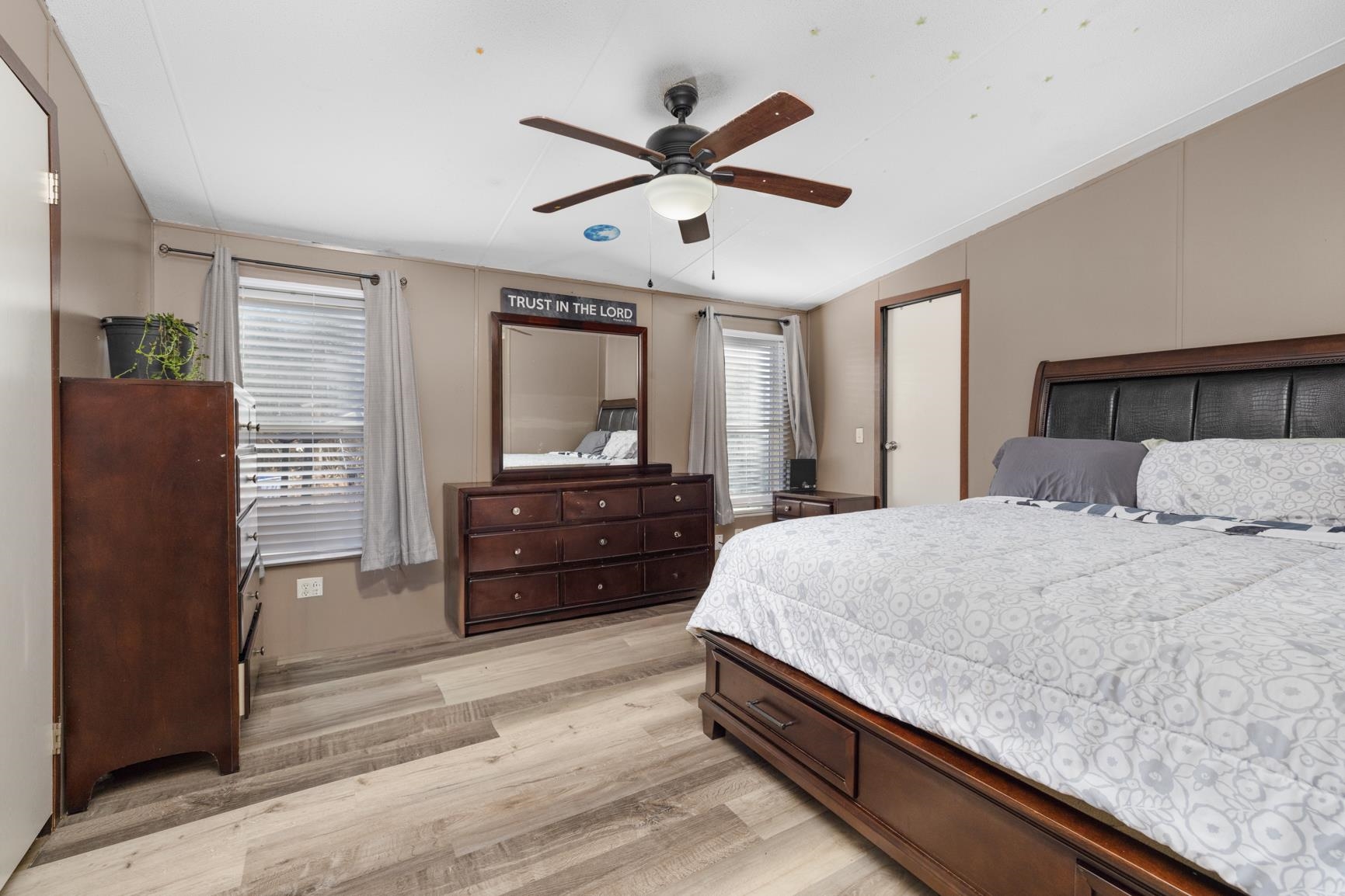 7225 Bridgewater Church Road Cordova, TN 38018 - Photo 11 of 20 Bedroom featuring light wood-style flooring, ceiling fan, and lofted ceiling