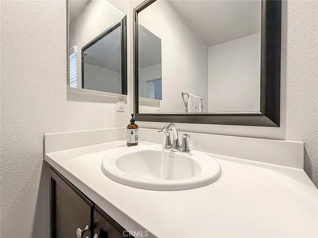 $699,999 | 26711 Lexington Lane, Saugus, CA 91350