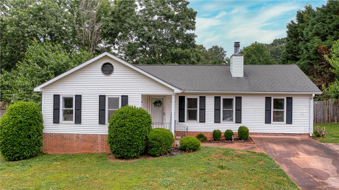 1909 East Calhoun Street Anderson, SC 29621 - Photo 1 of 34