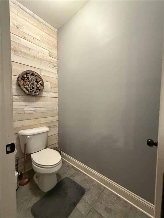 37 Farmstead Way Senoia, GA 30276 - Photo 94 of 96 a bathroom with a toilet and a sink