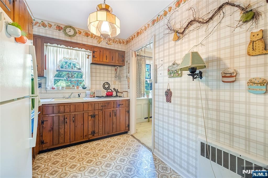 156 Cedar Avenue Hackensack, NJ 07601 - Photo 14 of 29