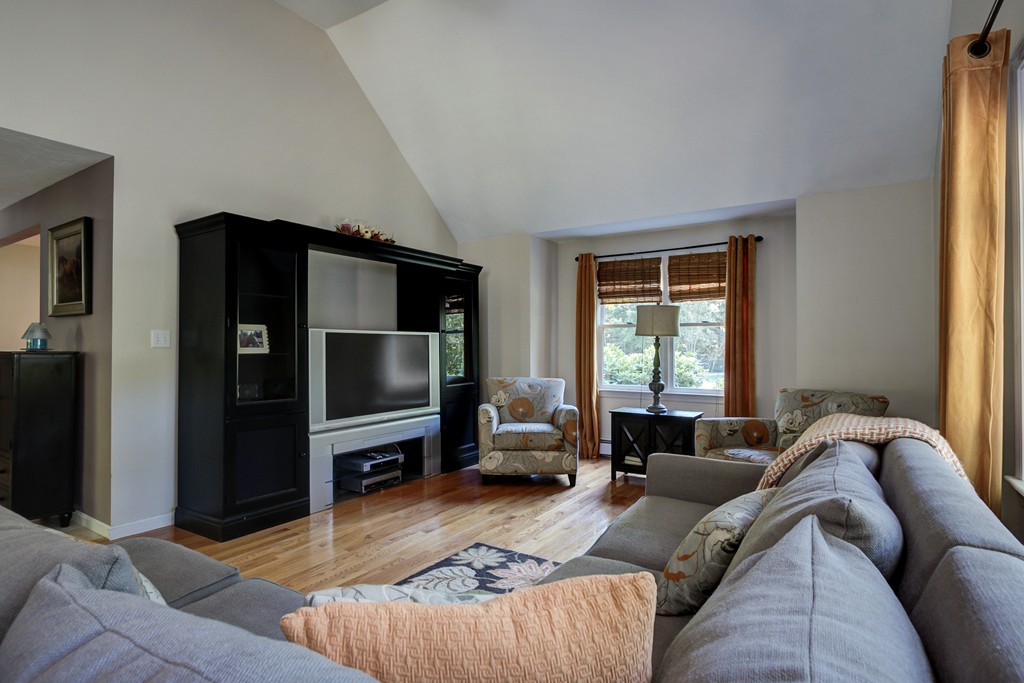 17 Liberty Road Medway, MA 02053 - Photo 9 of 30 Gallery Image 9