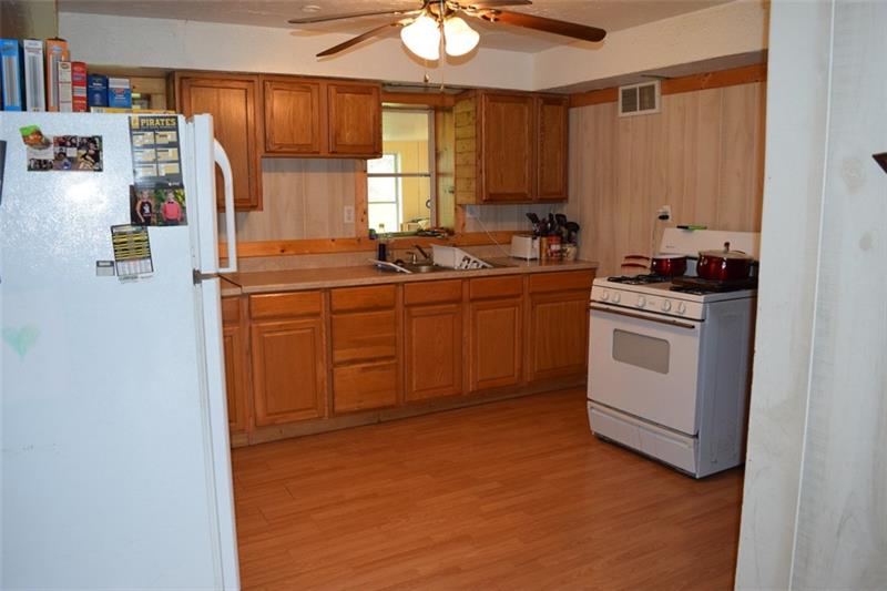 11 Bradley Road Jackson Center, PA 16133 - Photo 2 of 15