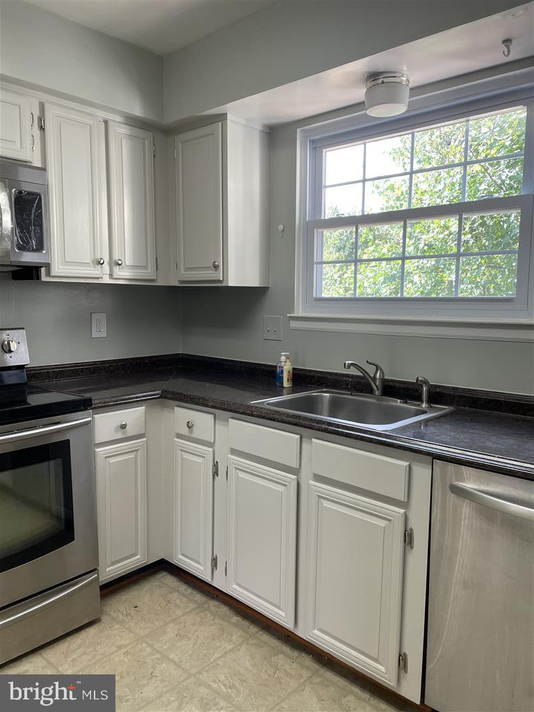 5932 Powell's Landing Road Burke, VA 22015 - Photo 19 of 39 Gallery Image 19