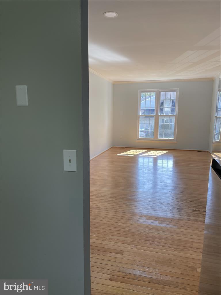 5932 Powell's Landing Road Burke, VA 22015 - Photo 8 of 39 Gallery Image 8