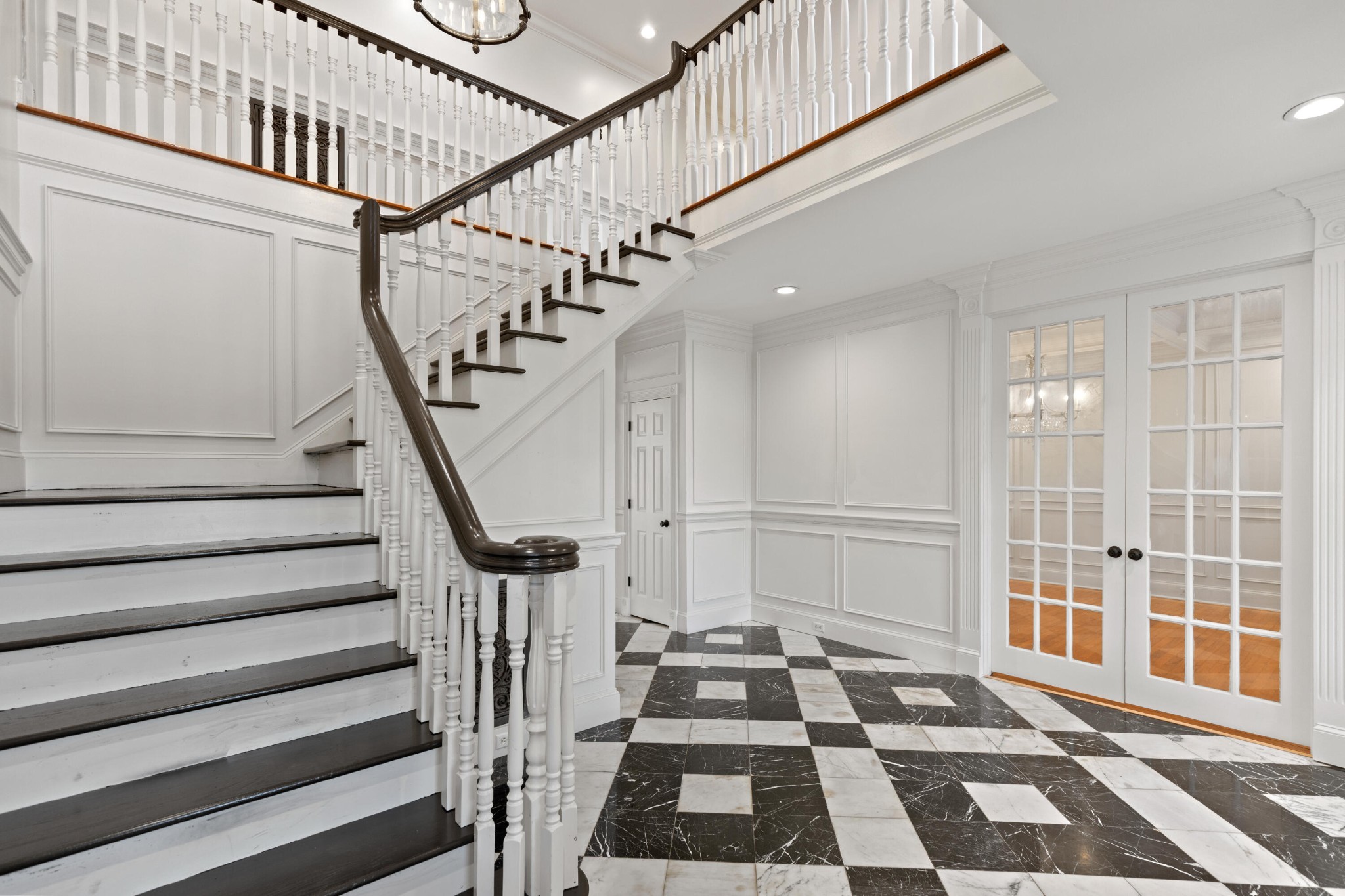 8421 Pedigo Road Powell, TN 37849 - Photo 4 of 57 a view of a hallway with wooden floor and a white building