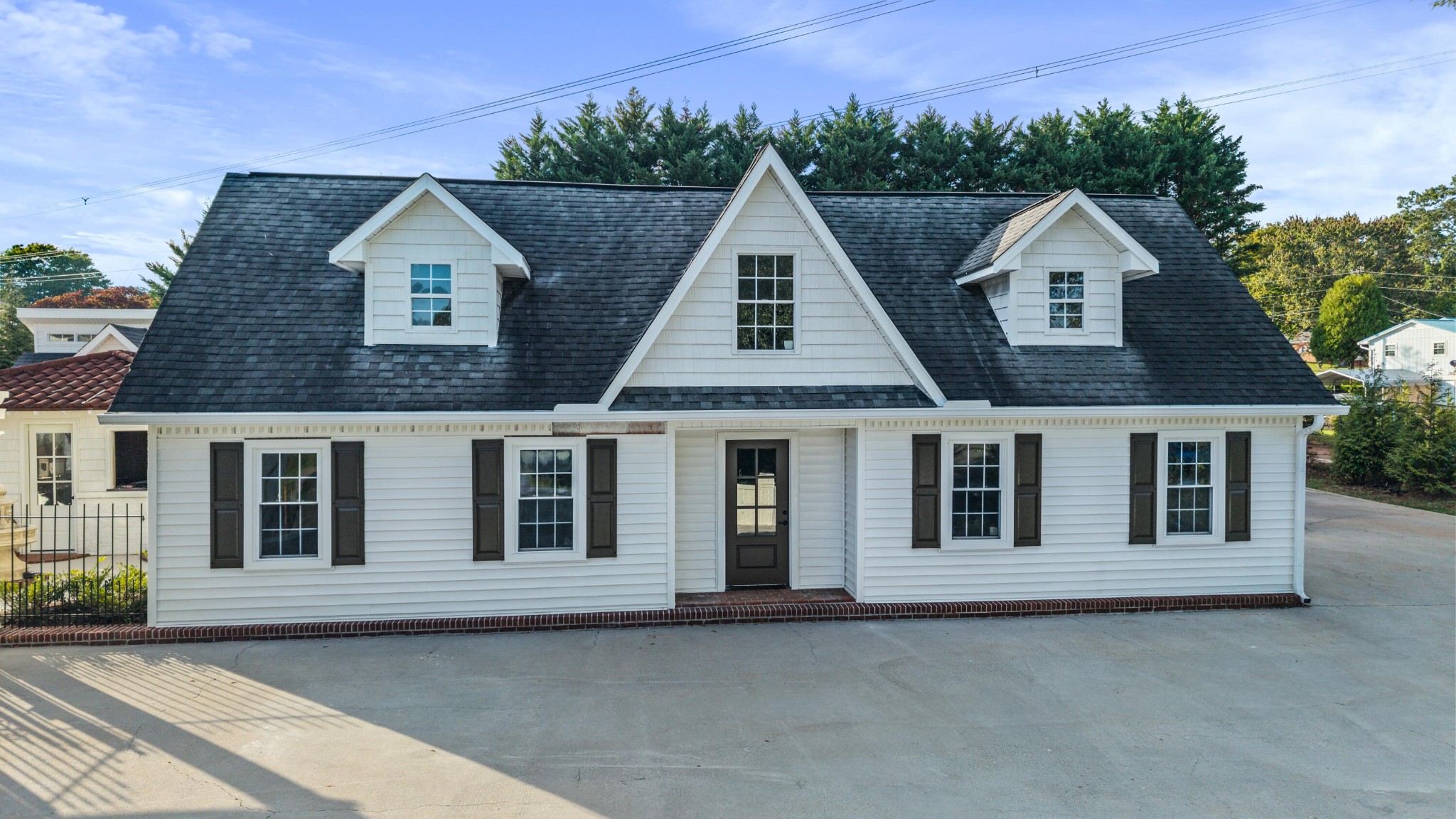 8421 Pedigo Road Powell, TN 37849 - Photo 55 of 57 front view of a house with a yard