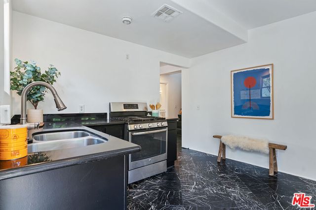 $1,200,000 | 1581 Curran Street, Los Angeles, CA 90026