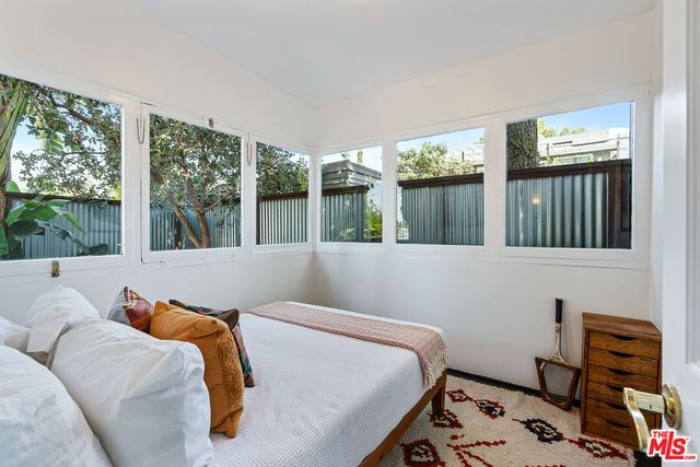 $1,200,000 | 1581 Curran Street, Los Angeles, CA 90026