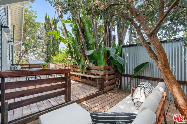 $1,200,000 | 1581 Curran Street, Los Angeles, CA 90026