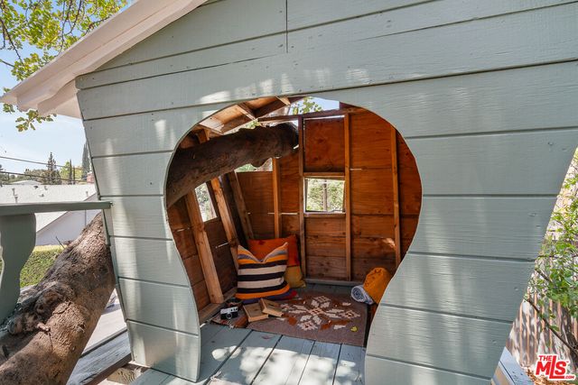 $1,200,000 | 1581 Curran Street, Los Angeles, CA 90026