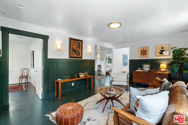 $1,200,000 | 1581 Curran Street, Los Angeles, CA 90026