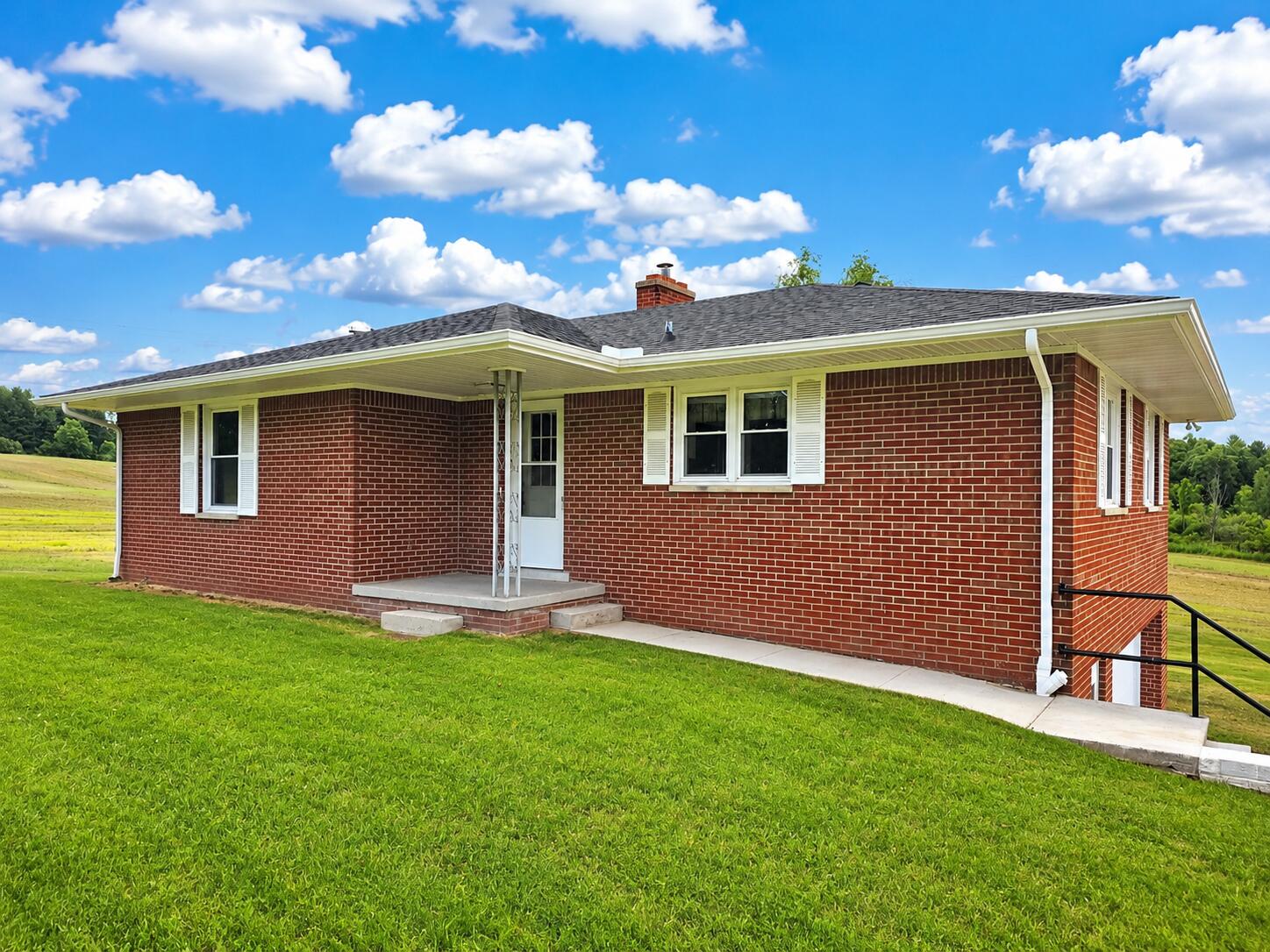 18100 English Road Manchester, MI 48158 - Photo 2 of 47 41