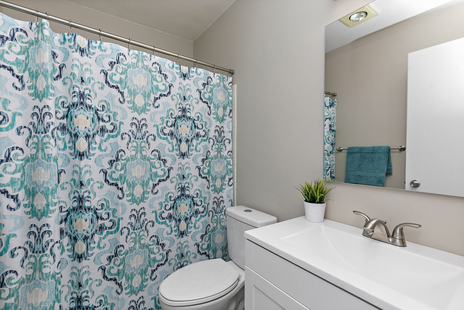 218 Deerpath Court, Unit B2 Schaumburg, IL 60193 - Photo 13 of 21 a bathroom with a sink and a toilet