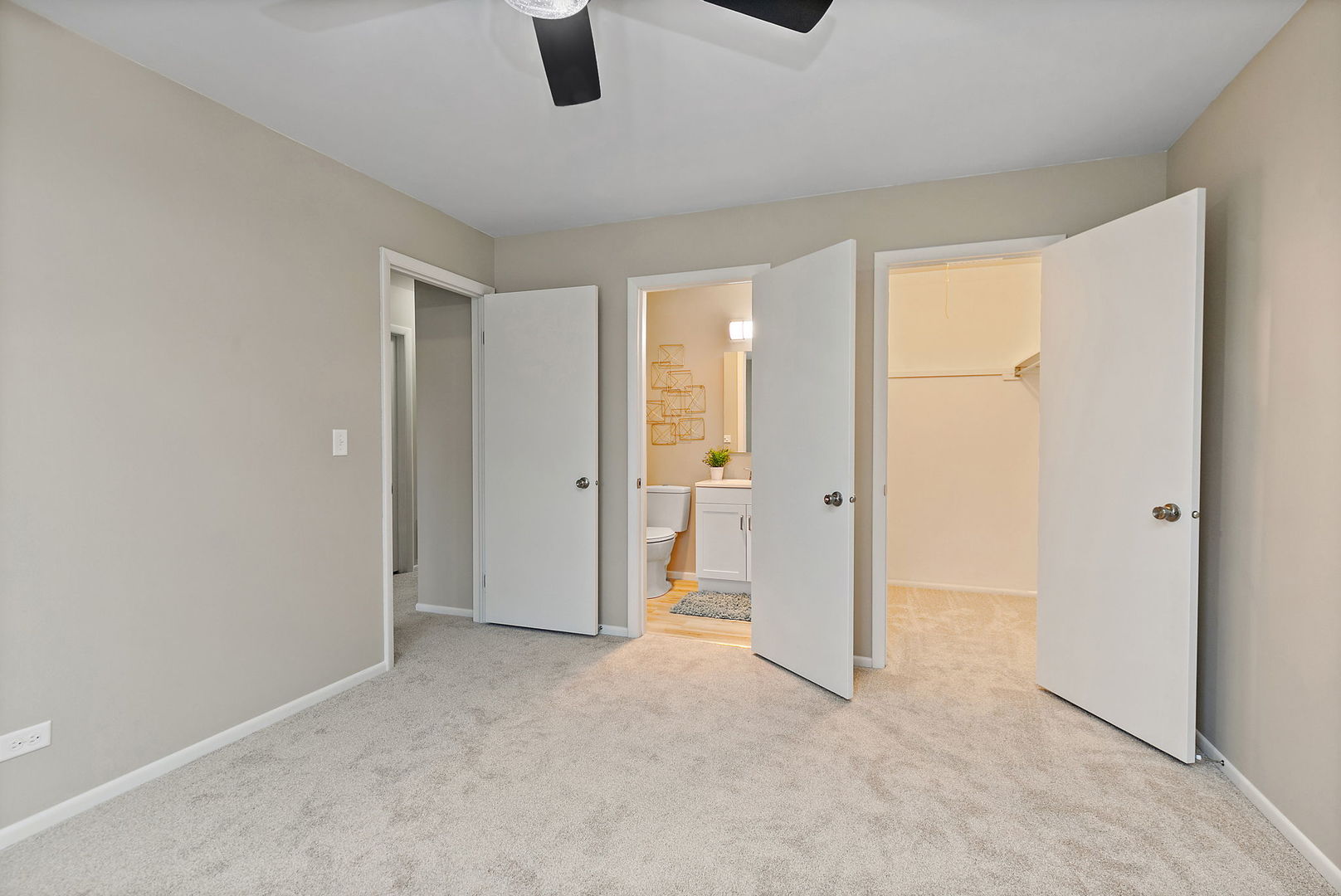 218 Deerpath Court, Unit B2 Schaumburg, IL 60193 - Photo 16 of 21 an empty room with closet and windows