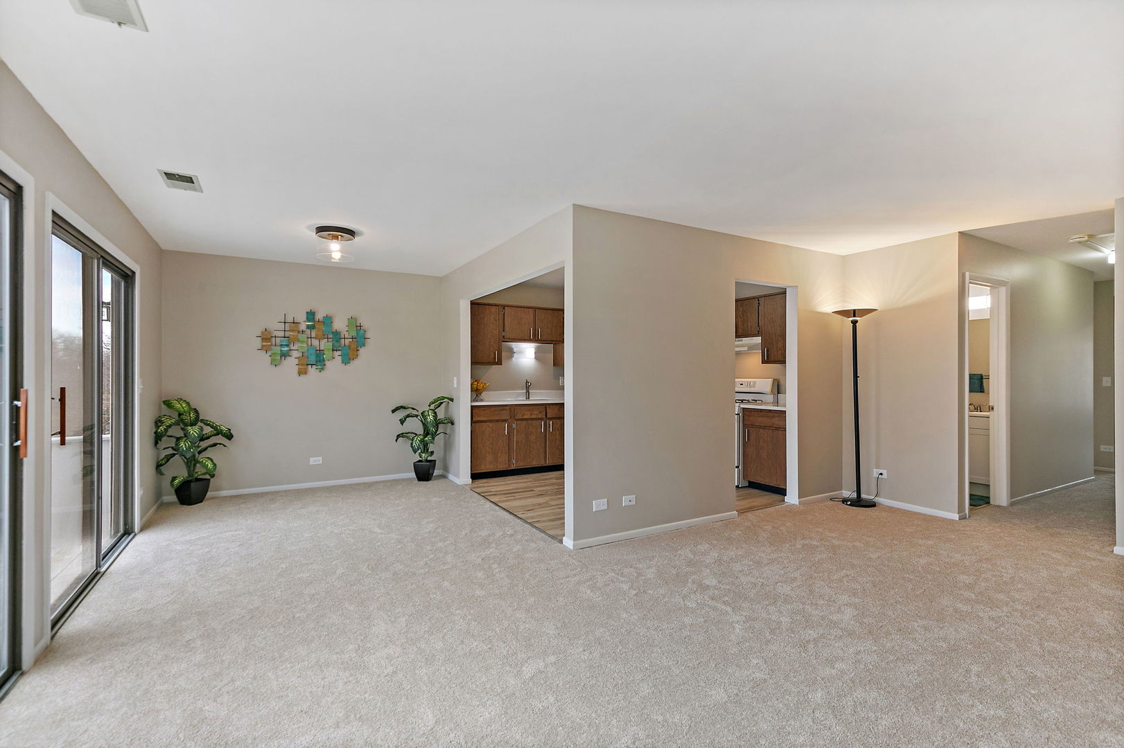 218 Deerpath Court, Unit B2 Schaumburg, IL 60193 - Photo 4 of 21 a view of empty room with closet