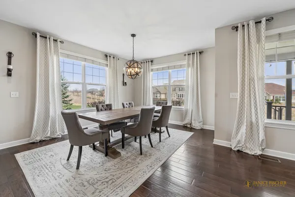 $1,095,000 | 23752 Sanctuary Club Drive, Kildeer, IL 60047