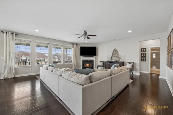 $1,095,000 | 23752 Sanctuary Club Drive, Kildeer, IL 60047