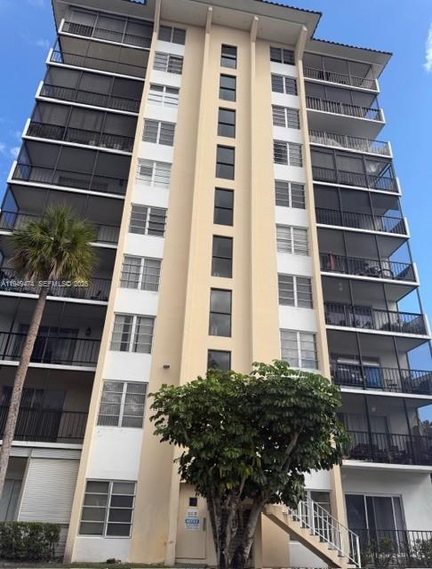 4164 Inverrary Drive, Unit 913 Lauderhill, FL 33319 - Photo 3 of 25 a view of a large building