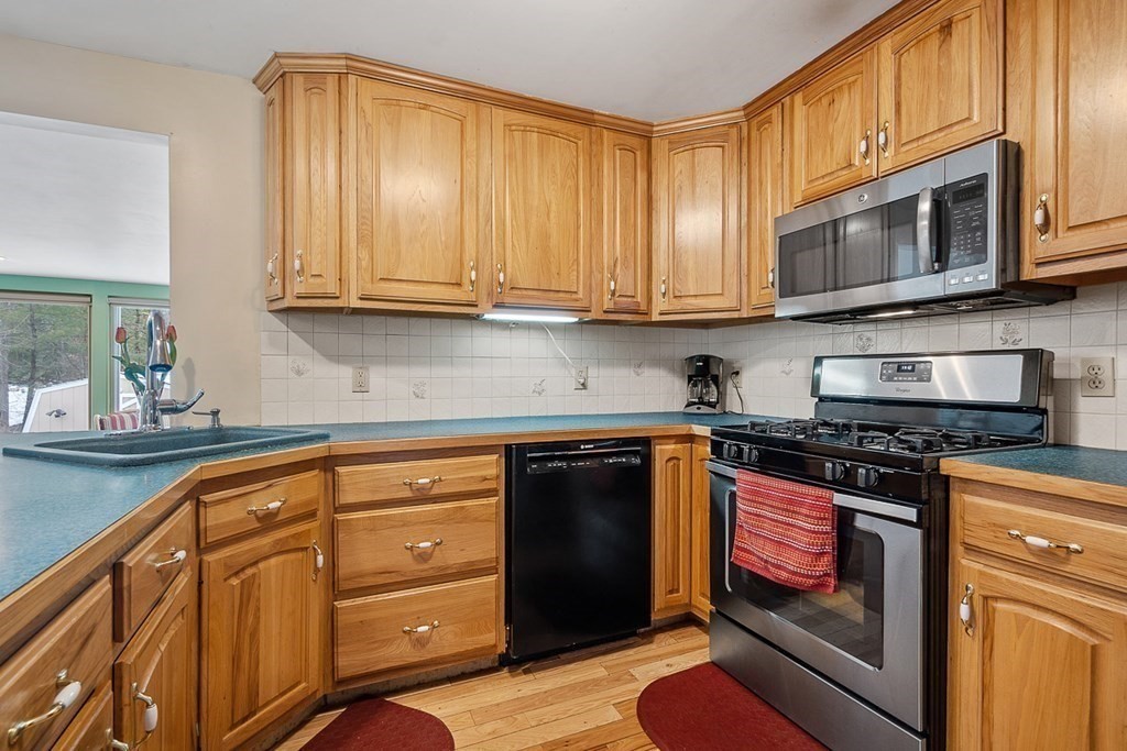 50 Foster Road Tewksbury, MA 01876 - Photo 10 of 39 Gallery Image 10