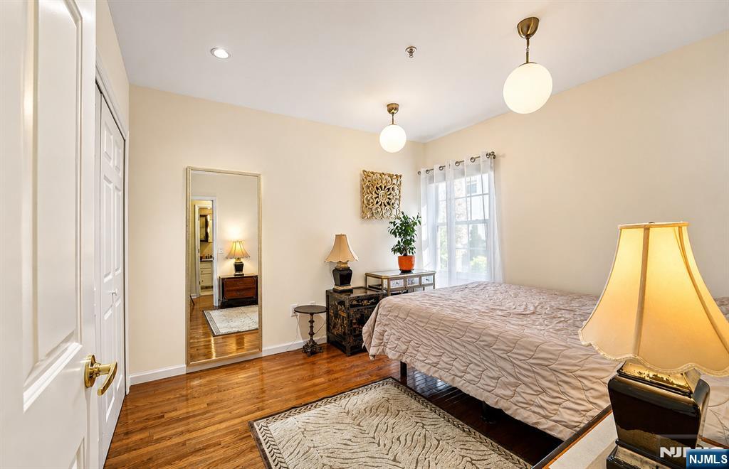 140 The Promenade Edgewater, NJ 07020 - Photo 14 of 22