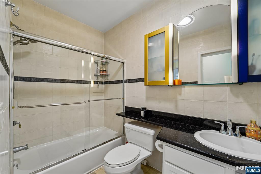 140 The Promenade Edgewater, NJ 07020 - Photo 15 of 22