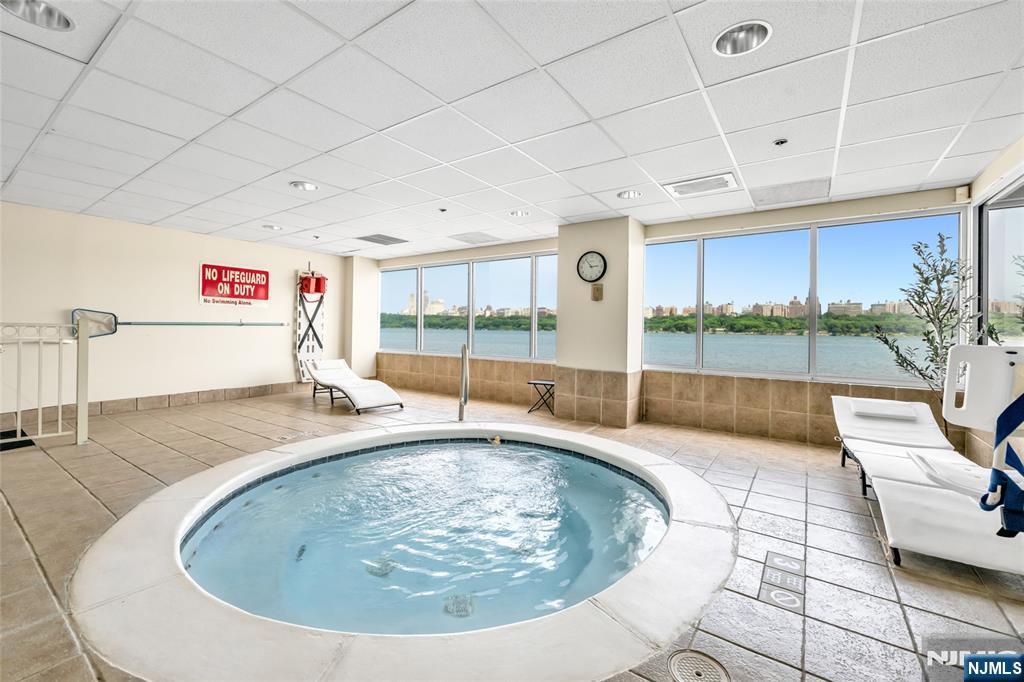 140 The Promenade Edgewater, NJ 07020 - Photo 19 of 22