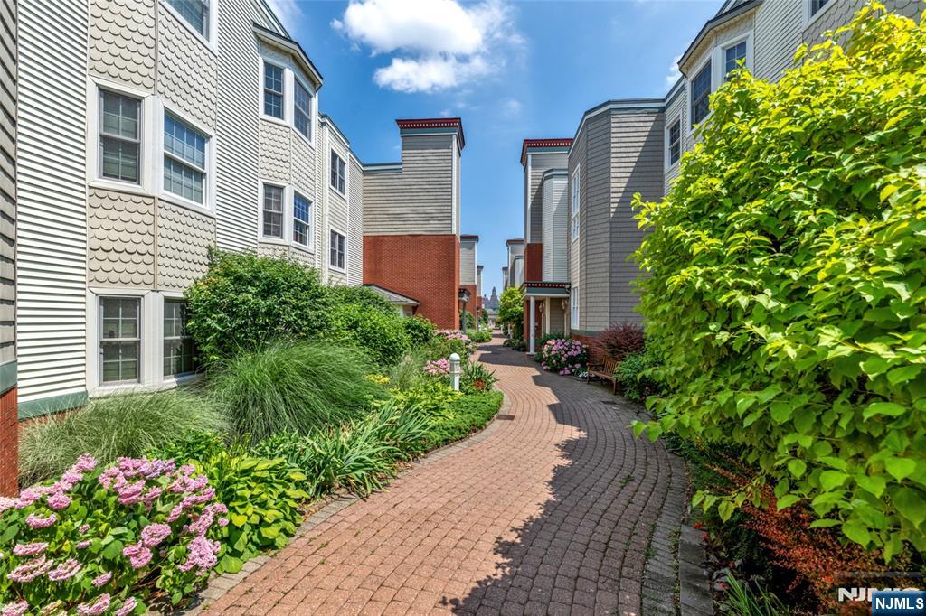140 The Promenade Edgewater, NJ 07020 - Photo 20 of 22