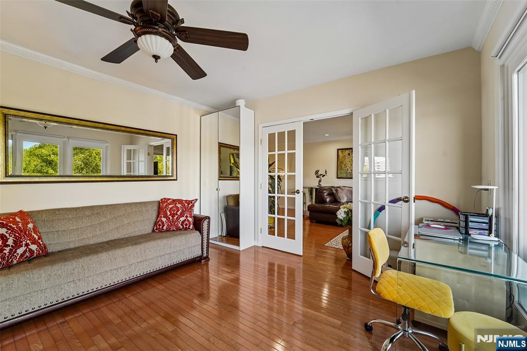 140 The Promenade Edgewater, NJ 07020 - Photo 6 of 22