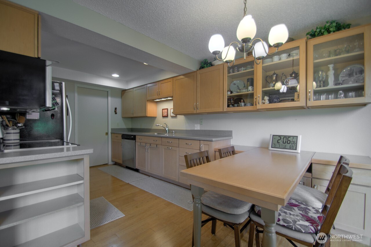 4703 Fairview Road Southwest, Unit 6 Olympia, WA 98512 - Photo 4 of 33