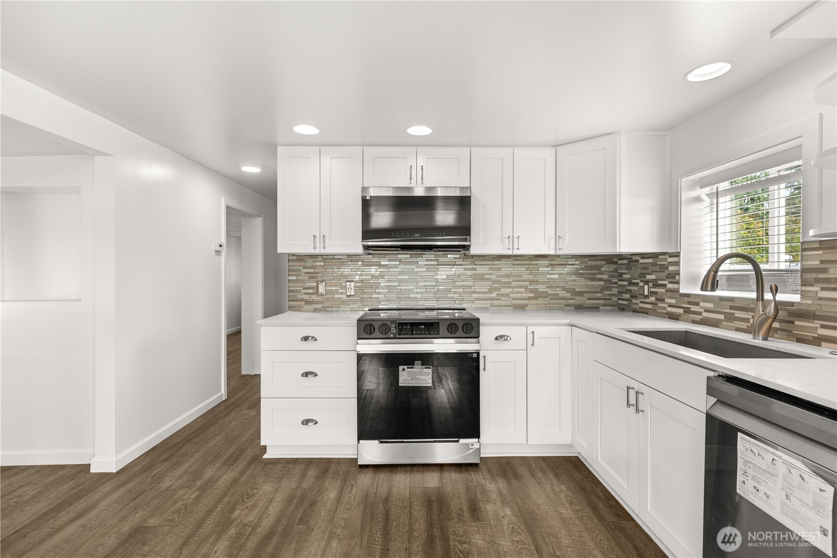 23708 Locust Way, Unit 9 Bothell, WA 98021 - Photo 11 of 26