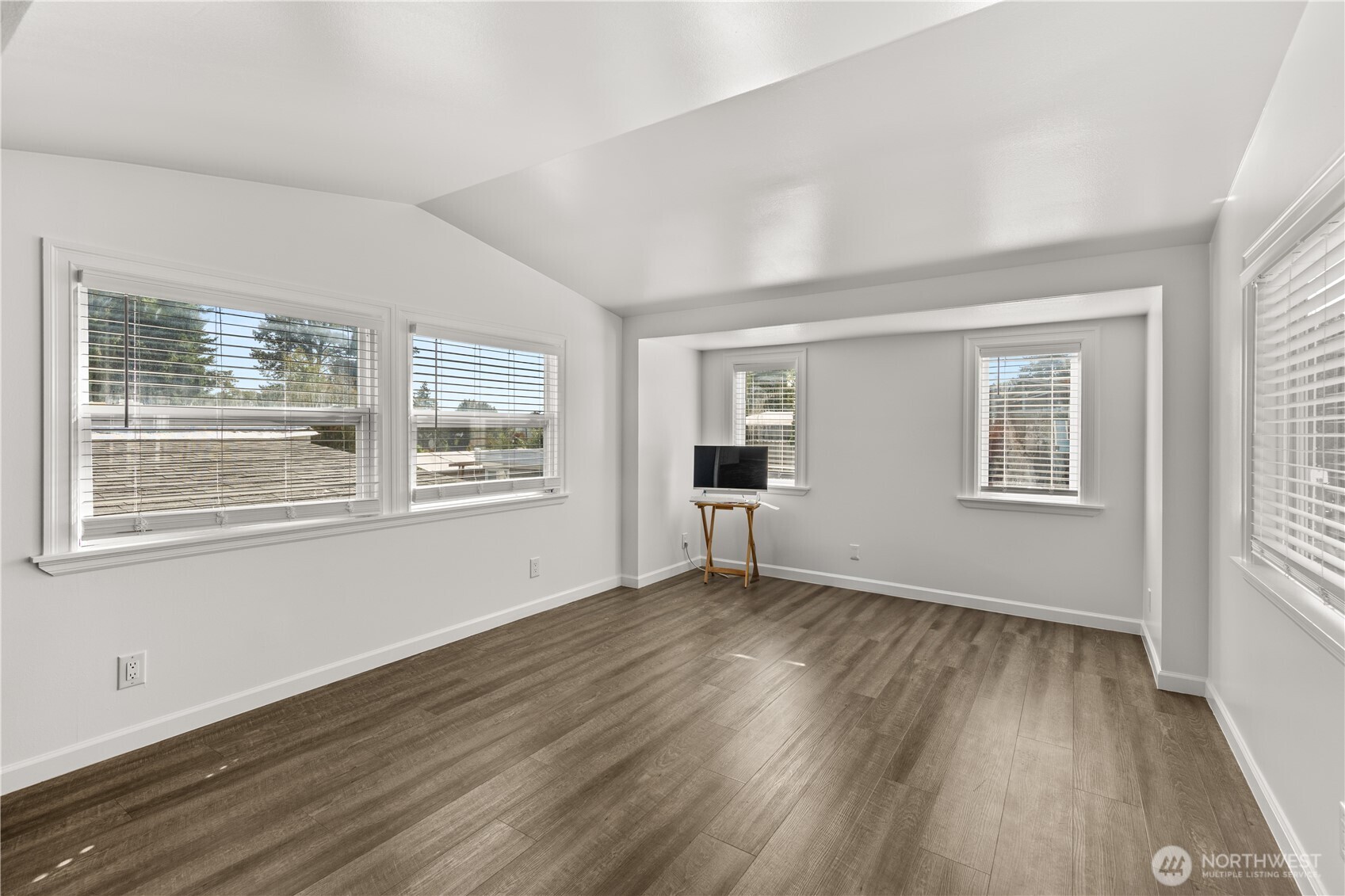 23708 Locust Way, Unit 9 Bothell, WA 98021 - Photo 13 of 26