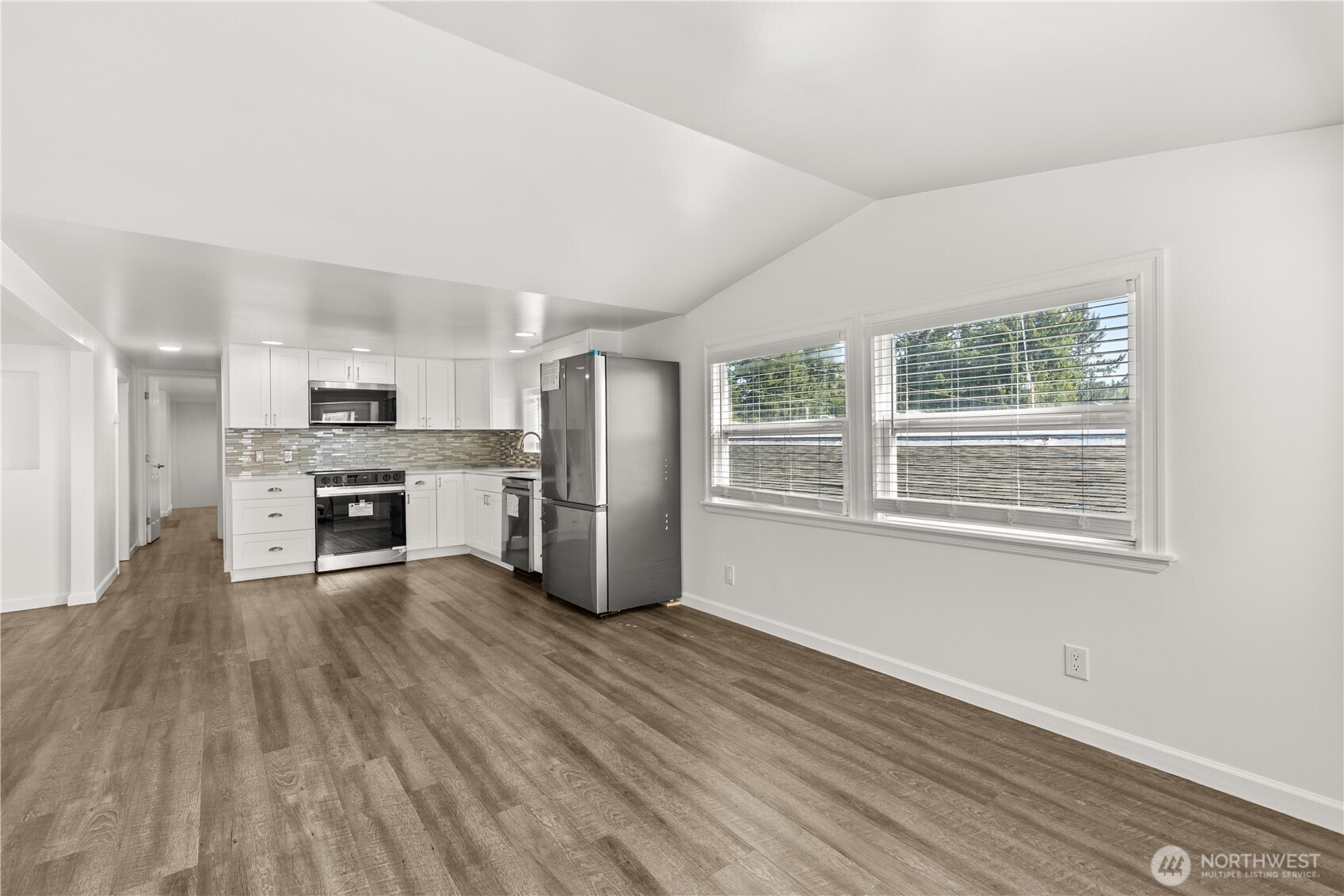 23708 Locust Way, Unit 9 Bothell, WA 98021 - Photo 18 of 26