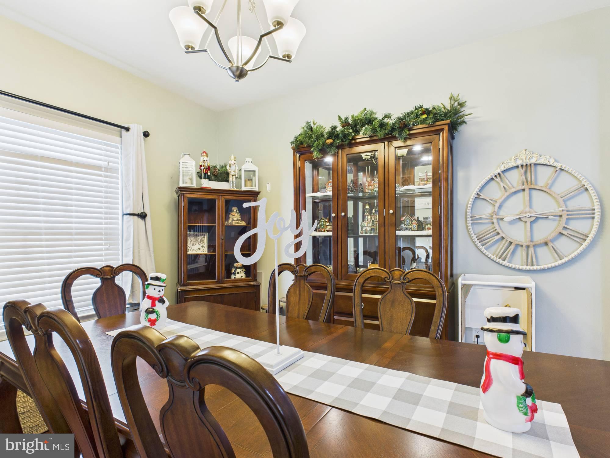 5 Madison Drive Spring City, PA 19475 - Photo 5 of 36 a view of a livingroom with furniture