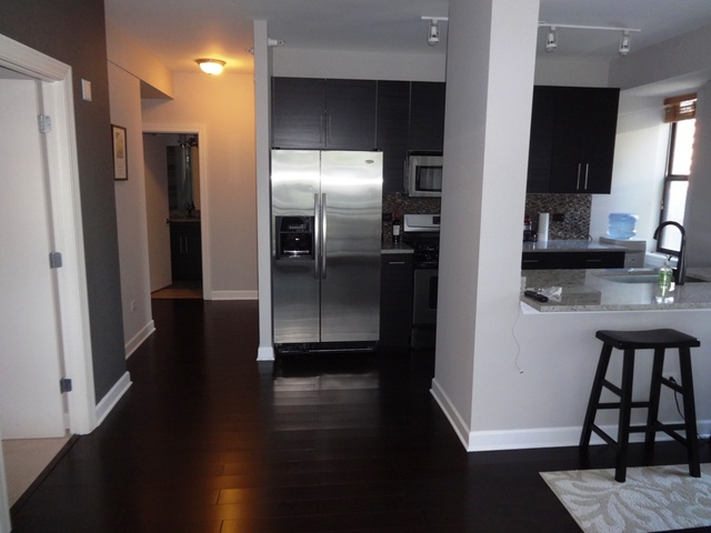 451 West Huron Street, Unit 1012 Chicago, IL 60654 - Photo 4 of 9