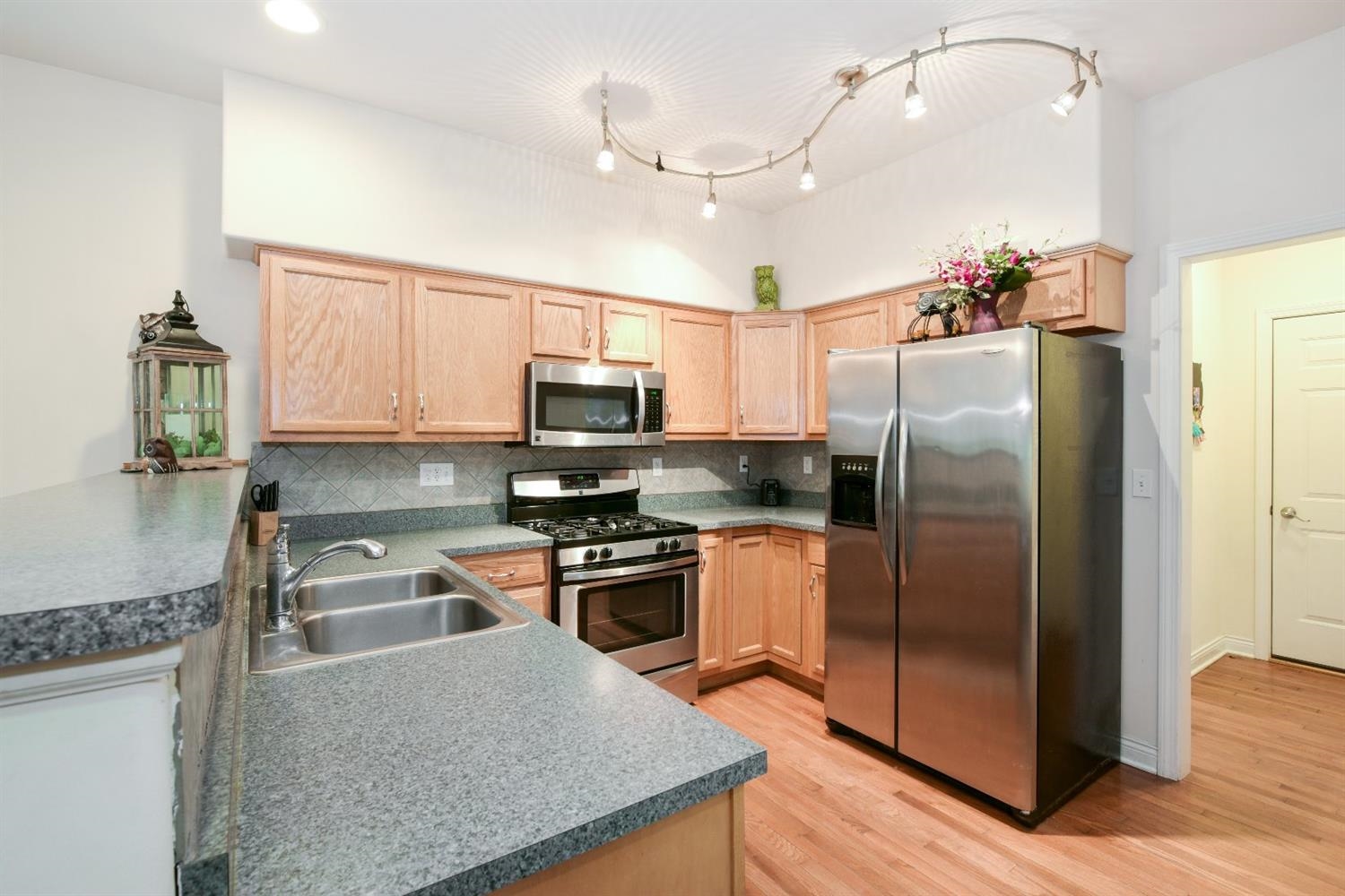1526 Whippoorwill Road Valparaiso, IN 46383 - Photo 4 of 13 1500x1000